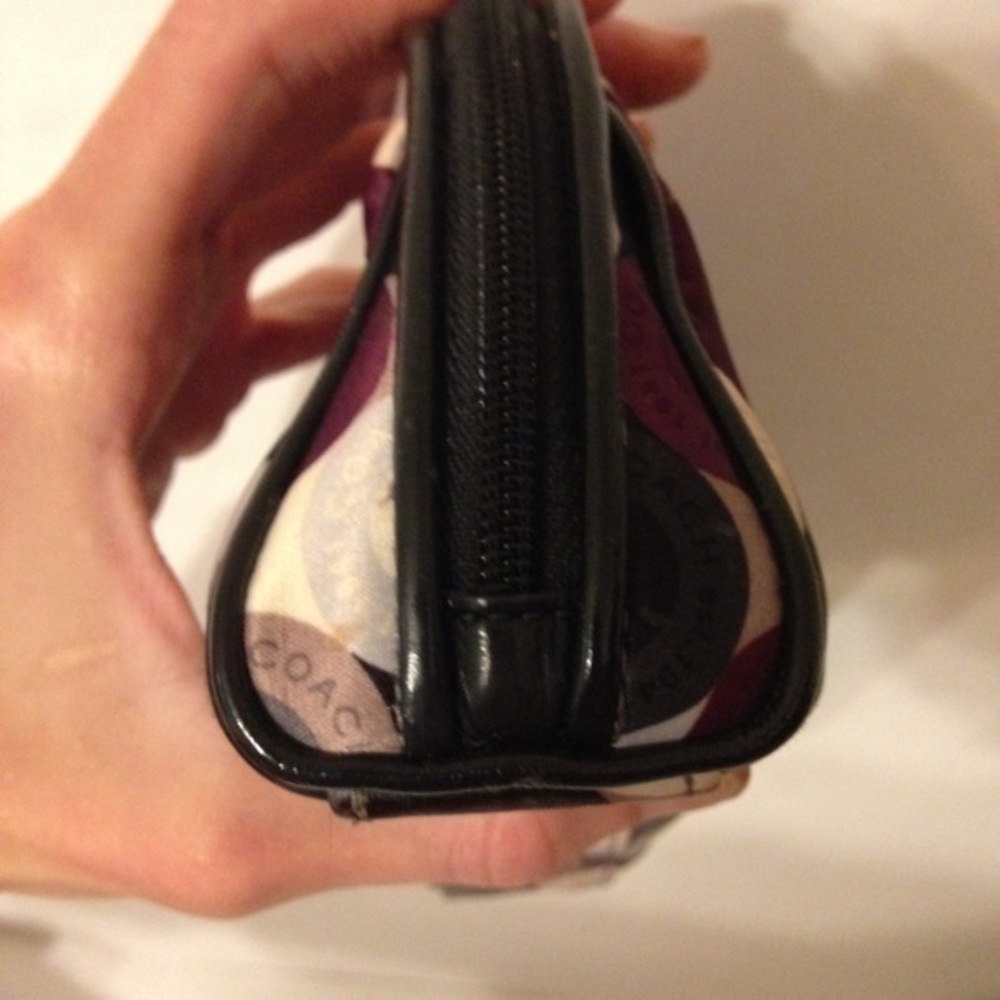 👛 COACH 👛 snaphead rare makeup case - Picture 3 of 6